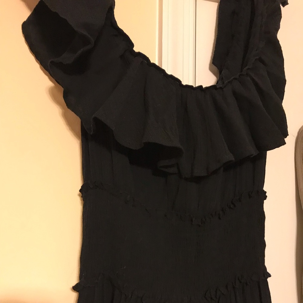 Great vacation dress on and off shoulder!